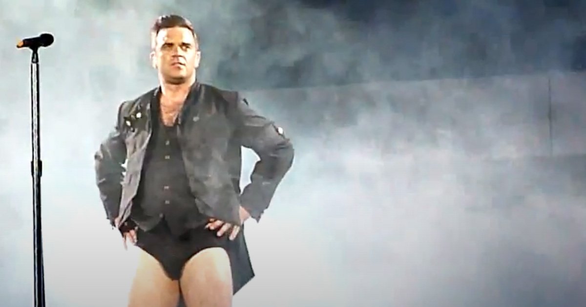 Robbie baisse son pantalon