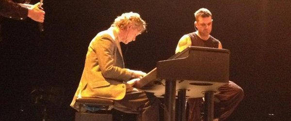 Robbie et Guy Chambers !