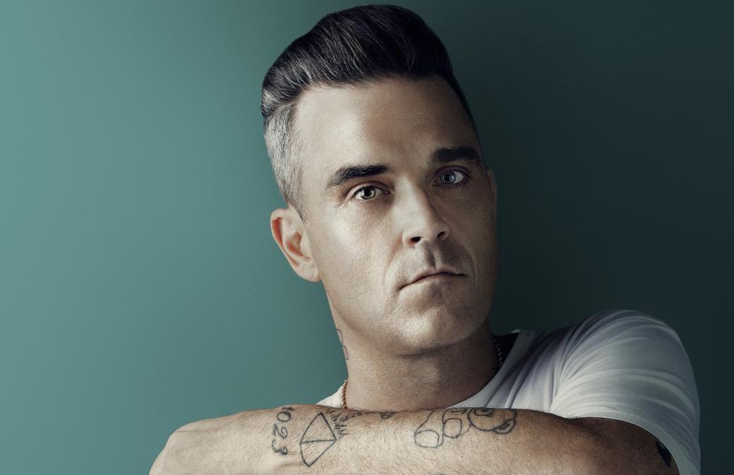 Robbie Williams signe chez AEG et se produit à Londres en 2019
