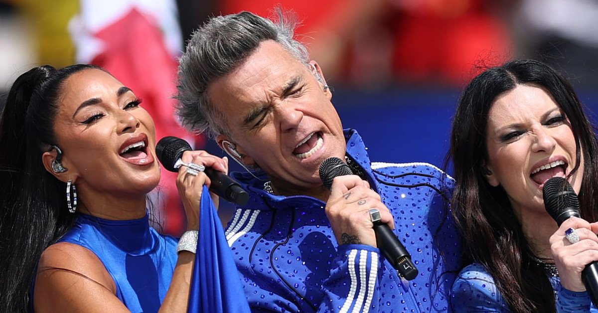Robbie Williams chante « Desire » lors de la finale de la Coupe du monde 2026