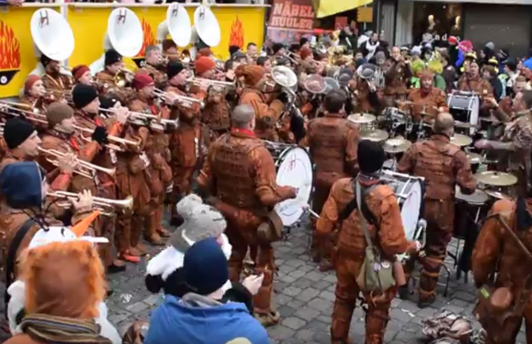 Le Carnaval de Lucerne choisit.. Come Undone